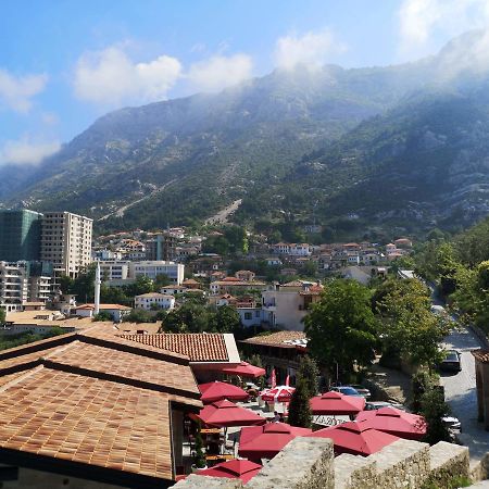 Kruja Hostel ภายนอก รูปภาพ