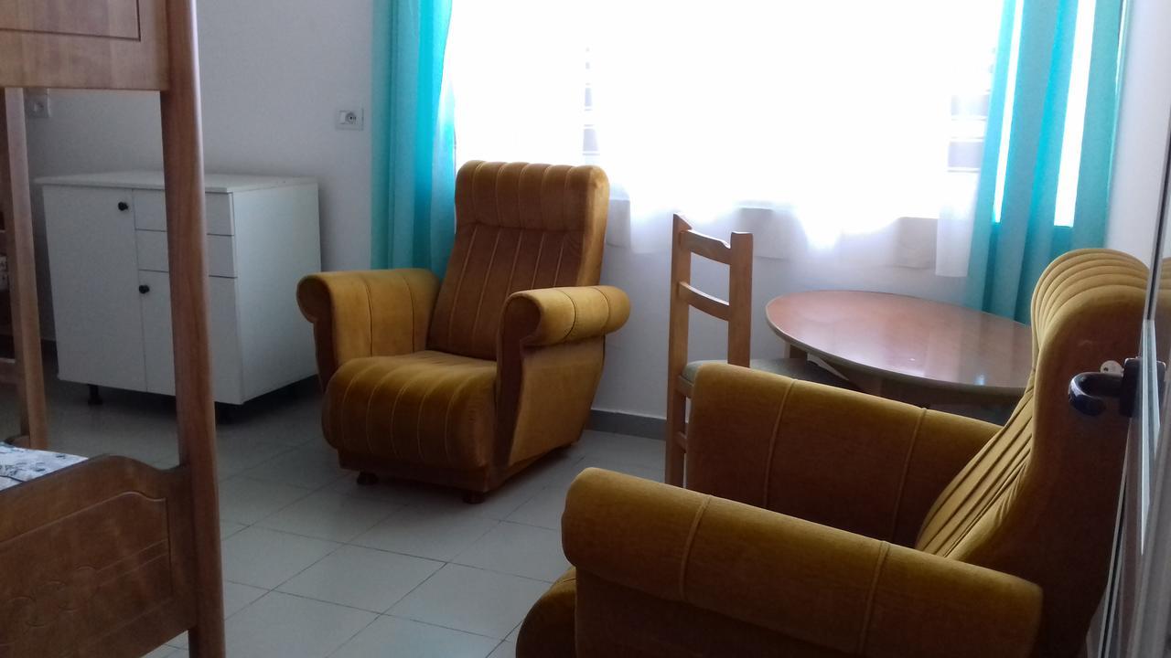 Kruja Hostel ภายนอก รูปภาพ