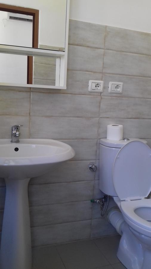 Kruja Hostel ภายนอก รูปภาพ