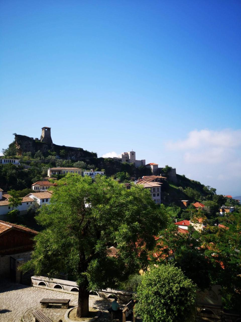 Kruja Hostel ภายนอก รูปภาพ